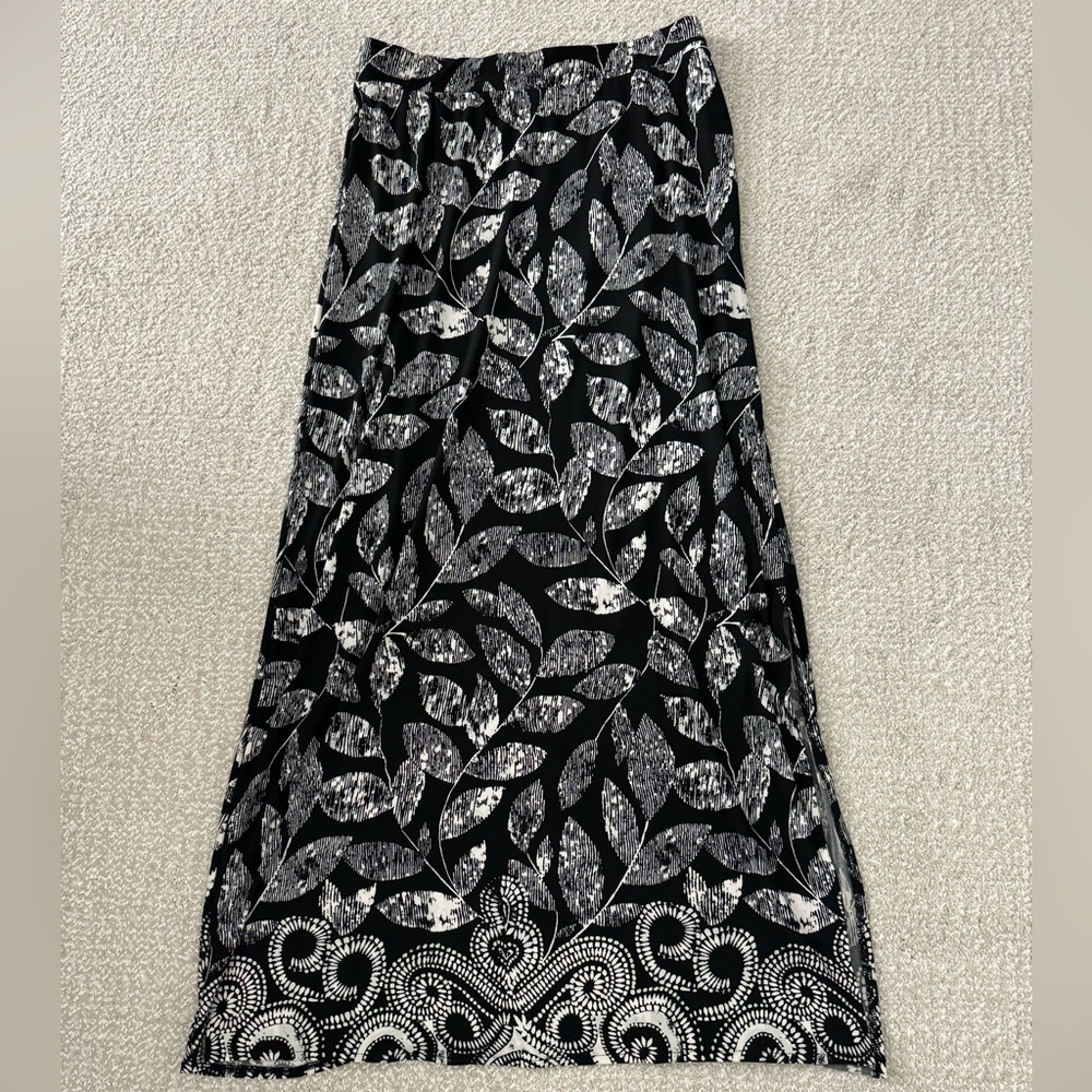 Chico’s - Size 0 (Medium) Black and White Long Skirt
